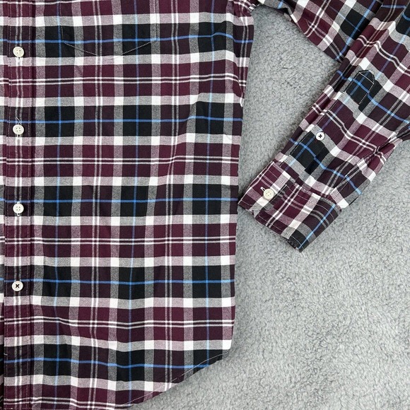 American Eagle Shirt Medium Red Plaid Seriously Soft Classic Fit Button Up AEO - Picture 8 of 13
